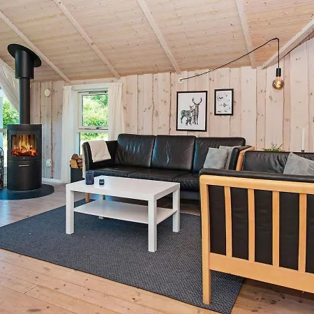 6 Person In Toftlund-by Traum